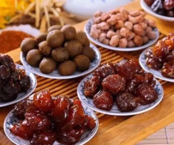 Hướng Dẫn Chọn Đặc Sản Làm Quà Tết 3 Miền Độc Đáo Và Tinh Tế