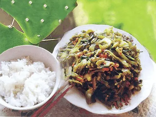 12. Món xương rồng Quảng Nam