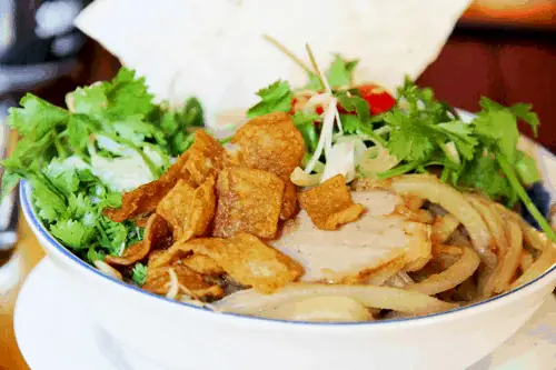 2. Cao lầu