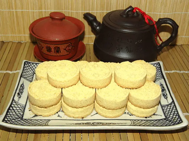 13. Bánh đậu xanh Hội An
