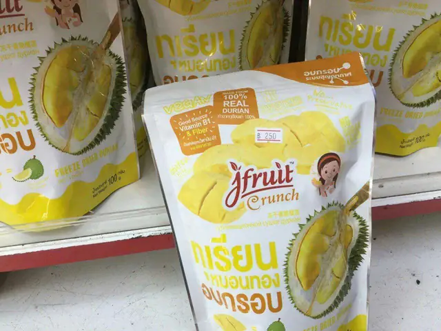 9. Bánh chips sầu riêng Thái Lan