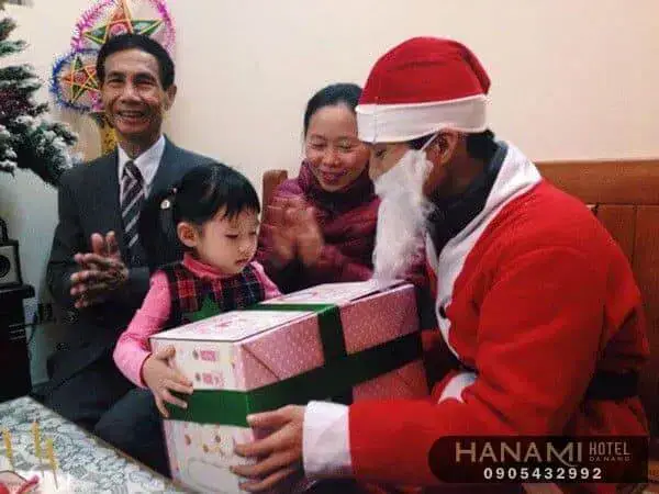 Đánh giá các dịch vụ tặng quà Noel Đà Nẵng: Lựa chọn nào tốt nhất?