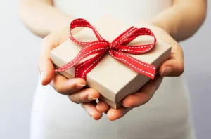 Hướng Dẫn Viết Đoạn Văn Tiếng Anh Về Món Quà Chuẩn Từ A-Z