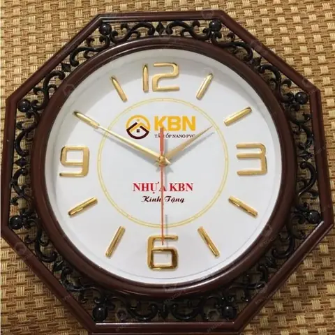 Đồng Hồ Làm Quà Tặng: Biểu Tượng Thời Gian Hay Món Quà Độc Đáo?