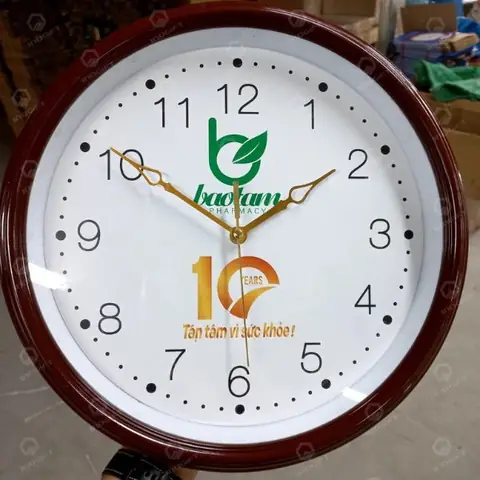 Đồng Hồ Làm Quà Tặng: Biểu Tượng Thời Gian Hay Món Quà Độc Đáo?