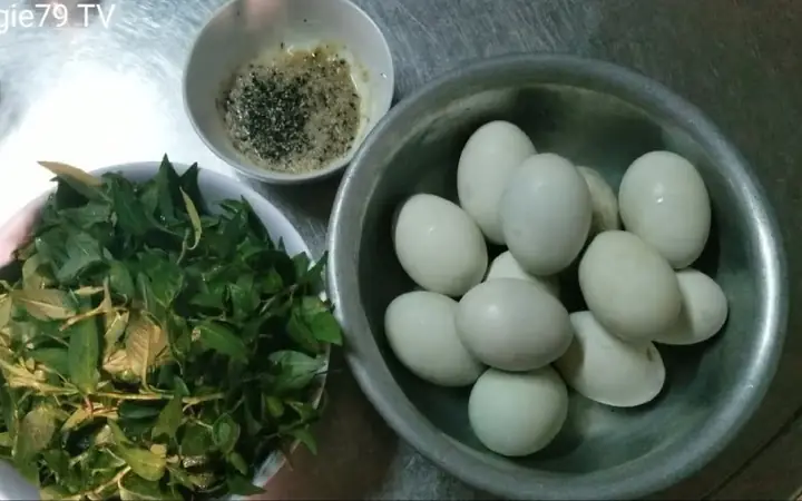 Trứng Vịt Lộn Hấp Nước Dừa – Món Ăn Vặt Giàu Dinh Dưỡng