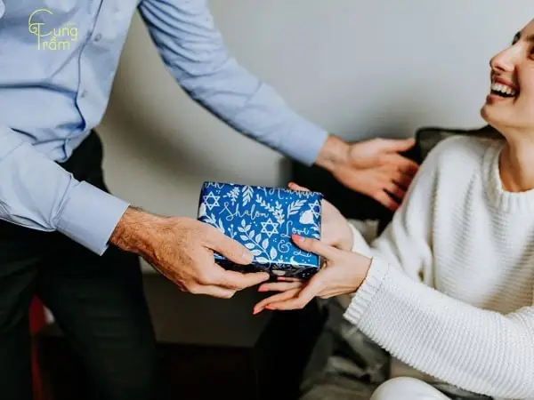 Mơ Thấy Được Tặng Quà Đánh Số Mấy? Giải Mã Chi Tiết