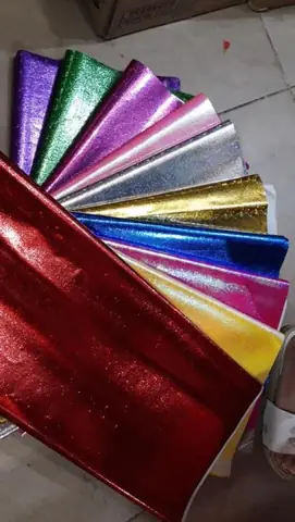 Giấy Bọc Quà Óng Ánh: Tăng Thêm Sự Lấp Lánh Cho Món Quà Của Bạn