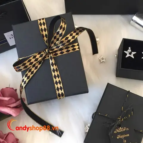 Ý Nghĩa Và Cách Chọn Giấy Gói Quà Màu Đen Chuẩn Nhất Ý Nghĩa Và Cách Chọn Giấy Gói Quà Màu Đen Chuẩn Nhất