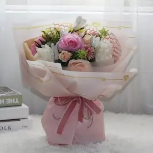 Giấy Gói Quà Tiếng Anh Là Gì? Giải Mã Từ Vựng & Nghệ Thuật Tặng Quà Giấy Gói Quà Tiếng Anh Là Gì? Giải Mã Từ Vựng & Nghệ Thuật Tặng Quà