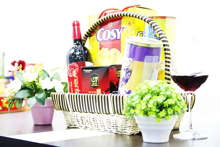 Giỏ Quà Tết Kinh Đô: Đánh Giá Chi Tiết Các Bộ Sưu Tập Giỏ Quà Tết Kinh Đô: Đánh Giá Chi Tiết Các Bộ Sưu Tập