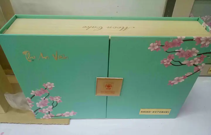 Hộp Giấy Cứng Đựng Quà: Hướng Dẫn Chi Tiết Từ Cấu Tạo Đến Lựa Chọn Hoàn Hảo