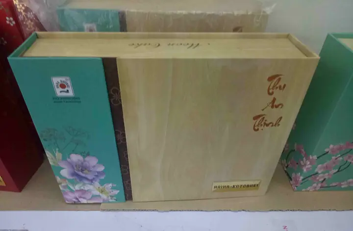 Hộp Giấy Cứng Đựng Quà: Hướng Dẫn Chi Tiết Từ Cấu Tạo Đến Lựa Chọn Hoàn Hảo
