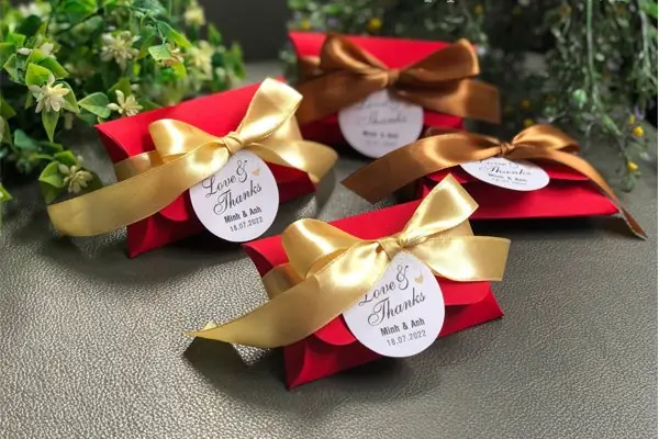 Hộp Quà Cưới Hà Nội: Hướng Dẫn Chọn Lựa & Đánh Giá Chi Tiết Hộp Quà Cưới Hà Nội: Hướng Dẫn Chọn Lựa & Đánh Giá Chi Tiết