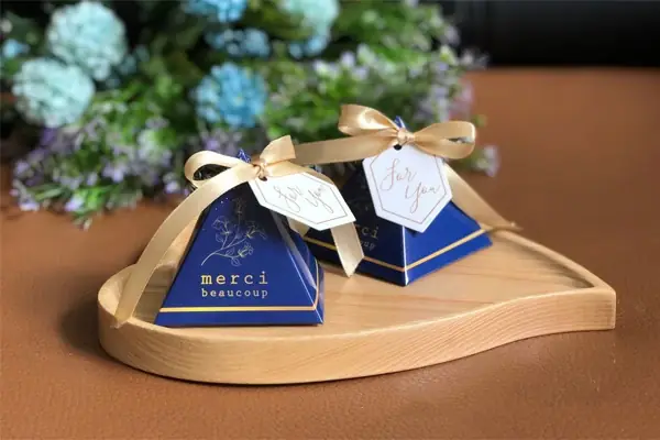 Hộp Quà Cưới Hà Nội: Hướng Dẫn Chọn Lựa & Đánh Giá Chi Tiết Hộp Quà Cưới Hà Nội: Hướng Dẫn Chọn Lựa & Đánh Giá Chi Tiết