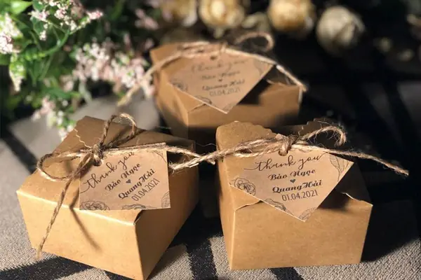 Hộp Quà Cưới Hà Nội: Hướng Dẫn Chọn Lựa & Đánh Giá Chi Tiết Hộp Quà Cưới Hà Nội: Hướng Dẫn Chọn Lựa & Đánh Giá Chi Tiết