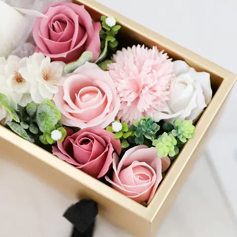 Khám Phá Hộp Quà Hoa Hồng Sáp: Ý Nghĩa, Đặc Điểm và Cách Chọn