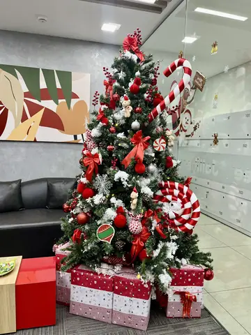 Không khí Giáng Sinh tràn ngập khắp văn phòng