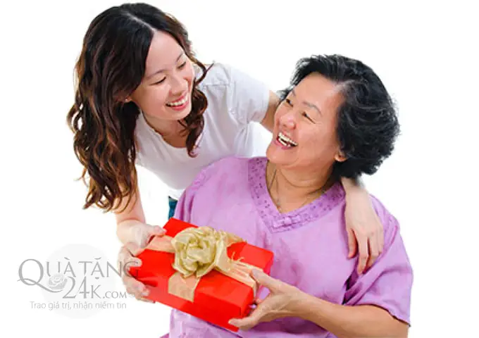 Khi Tặng Quà Nên Nói Gì? Hướng Dẫn Lời Chúc Ý Nghĩa Từng Hoàn Cảnh