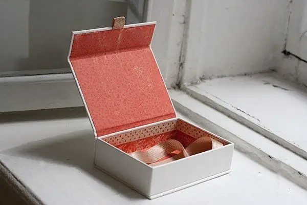 Hướng dẫn làm hộp quà tặng bạn đơn giản và ý nghĩa tại nhà Hướng dẫn làm hộp quà tặng bạn đơn giản và ý nghĩa tại nhà