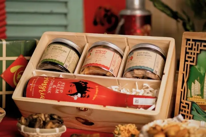 Làm Hộp Quà Tặng Theo Yêu Cầu: Hướng Dẫn Toàn Diện Từ A Đến Z Làm Hộp Quà Tặng Theo Yêu Cầu: Hướng Dẫn Toàn Diện Từ A Đến Z
