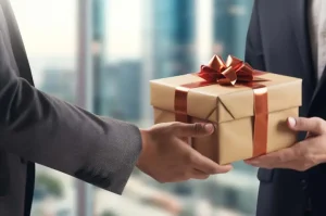Làm Quà Cho Bạn Gái: Gợi Ý Chi Tiết Để Nàng Mãi Nhớ