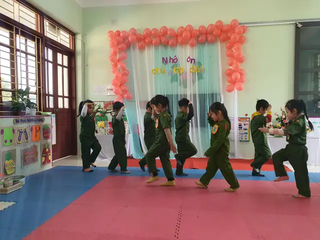 làm quà tặng chú bộ đội