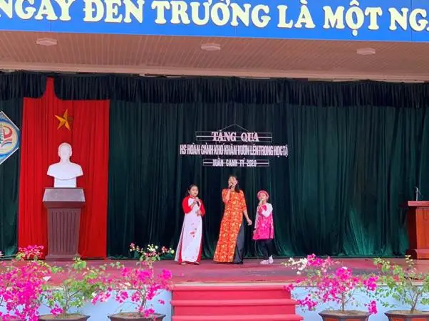 Hướng dẫn tổ chức và ý nghĩa của lễ trao quà cho học sinh nghèo Hướng dẫn tổ chức và ý nghĩa của lễ trao quà cho học sinh nghèo