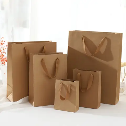 Mẫu Túi Giấy Đựng Quà: Hướng Dẫn Chọn Lựa Tinh Tế & Ý Nghĩa Mẫu Túi Giấy Đựng Quà: Hướng Dẫn Chọn Lựa Tinh Tế & Ý Nghĩa