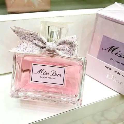 Gợi ý 30+ Món Quà Bất Ngờ Cho Mẹ Đầy Ý Nghĩa & Tình Cảm