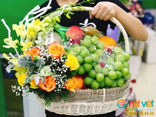 Giỏ Hoa Quả Làm Quà: Giá Bao Nhiêu, Chọn Loại Nào Hợp Lý?