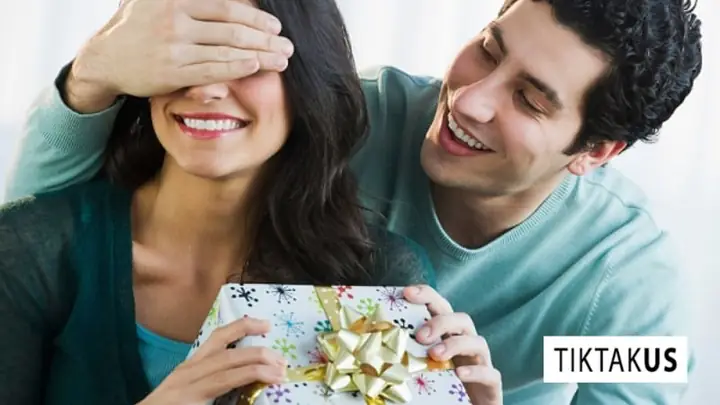 Mua Hộp Quà Tình Yêu: Hướng Dẫn Chọn Lựa Ý Nghĩa Nhất