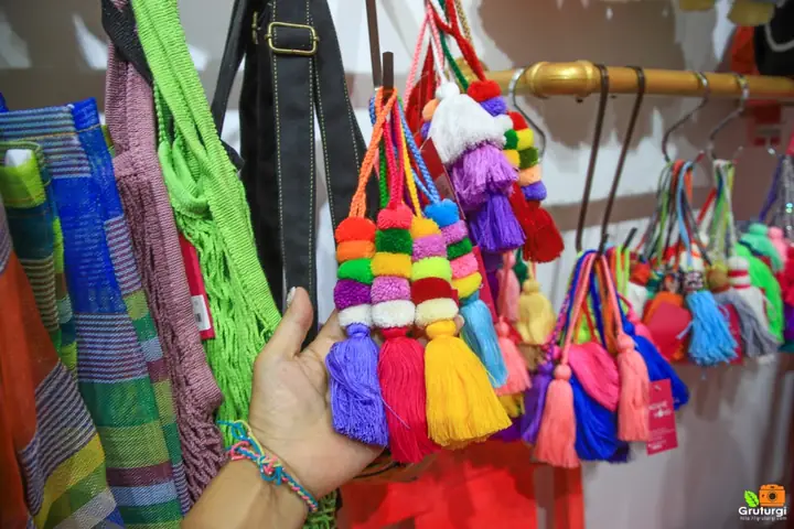 Cẩm Nang Mua Quà Lưu Niệm Đà Nẵng: Địa Chỉ & Sản Phẩm Nên Chọn Cẩm Nang Mua Quà Lưu Niệm Đà Nẵng: Địa Chỉ & Sản Phẩm Nên Chọn