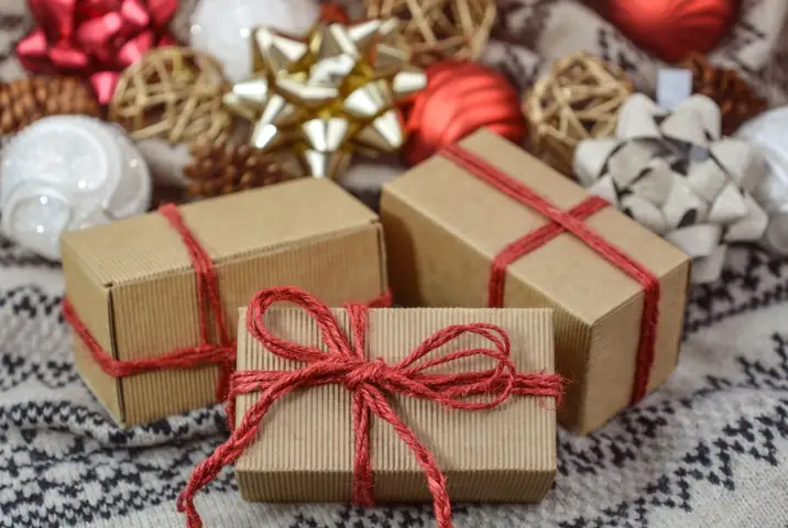Mua Quà Lưu Niệm ở Anh: Cẩm Nang Từ A Đến Z Cho Du Khách