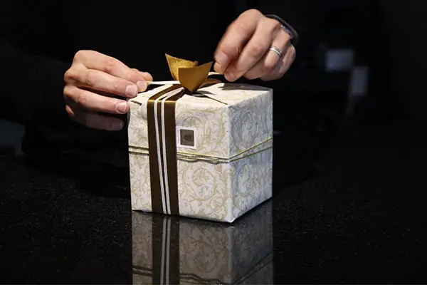 Nam Thích Tặng Quà Gì? Gợi Ý Khiến Chàng Mê Mẩn & Bất Ngờ Nam Thích Tặng Quà Gì? Gợi Ý Khiến Chàng Mê Mẩn & Bất Ngờ