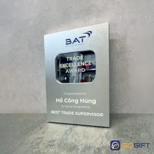 Nên Tặng Quà Gì Cho Quân Nhân: Cẩm Nang Chọn Quà Tri Ân Sâu Sắc