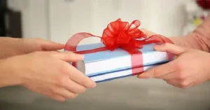 Nên Tặng Quà Gì Ngày 20/10 Để Tạo Ấn Tượng Đặc Biệt?