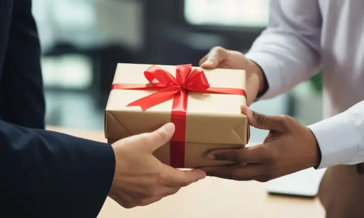 Nên tặng quà Tết gì cho đồng nghiệp để thể hiện sự tinh tế?