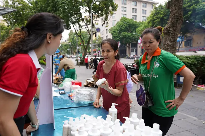 Ngày Hội Đổi Rác Lấy Quà: Hướng Dẫn Tổ Chức Và Lợi Ích Bền Vững
