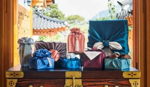 Nghệ thuật gói quà đẹp: Hướng dẫn chi tiết tạo ấn tượng khó quên