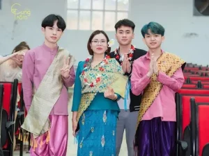 Người Lào Thích Quà Gì: Gợi Ý Tinh Tế & Văn Hóa Tặng Quà