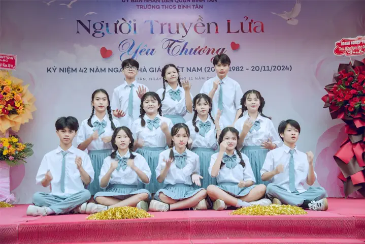 Gợi ý 'nhảy' món quà tặng cô giáo bất ngờ và tinh tế