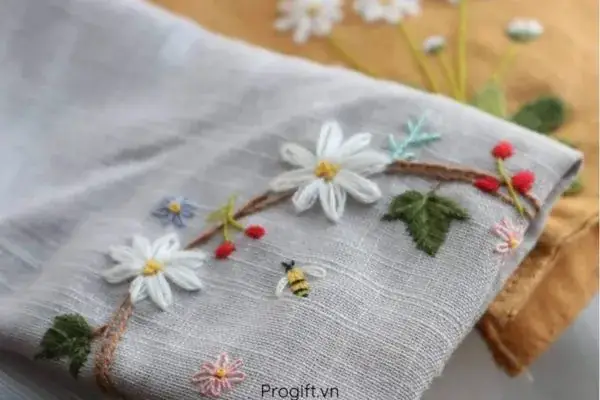 Những Điều Kiêng Kỵ Khi Tặng Quà Ở Việt Nam Cần Biết