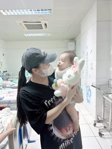 Những Món Quà Nhỏ Xinh: Hướng Dẫn Chọn Và Tặng Ý Nghĩa Những Món Quà Nhỏ Xinh: Hướng Dẫn Chọn Và Tặng Ý Nghĩa