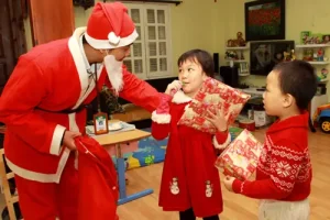 Tại sao giáng sinh thì ông già noel tặng quà