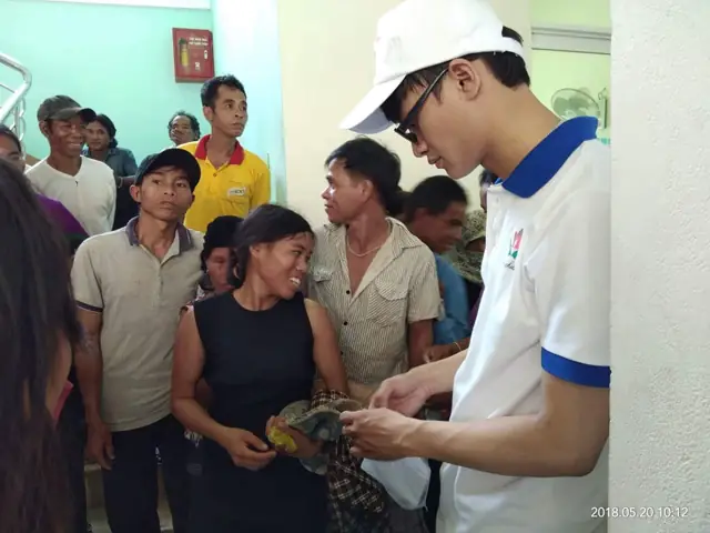 Làm thế nào để phát quà cho người nghèo một cách ý nghĩa và bền vững? Làm thế nào để phát quà cho người nghèo một cách ý nghĩa và bền vững?