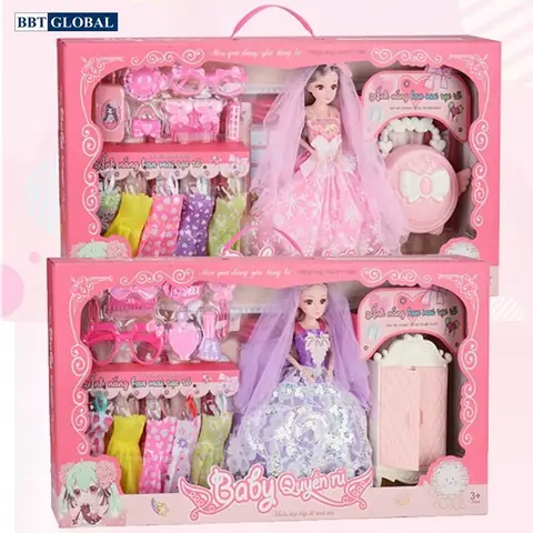 7. Bộ đồ chơi búp bê thời trang