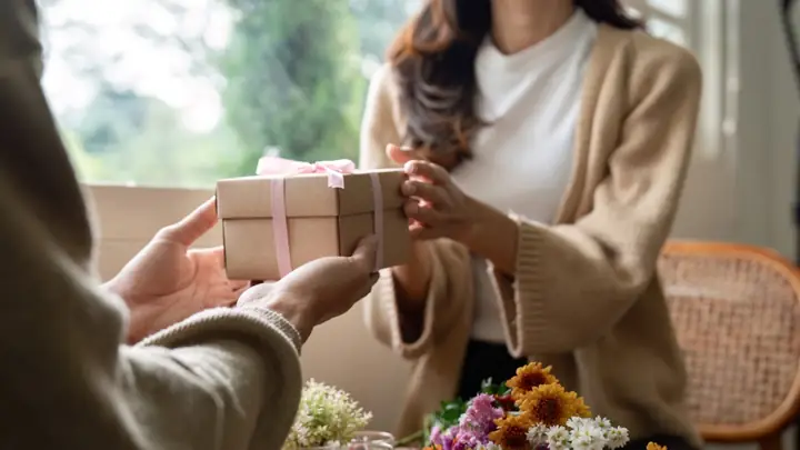 20+ Gợi ý quà 20/10 cho chị gái ý nghĩa nhất