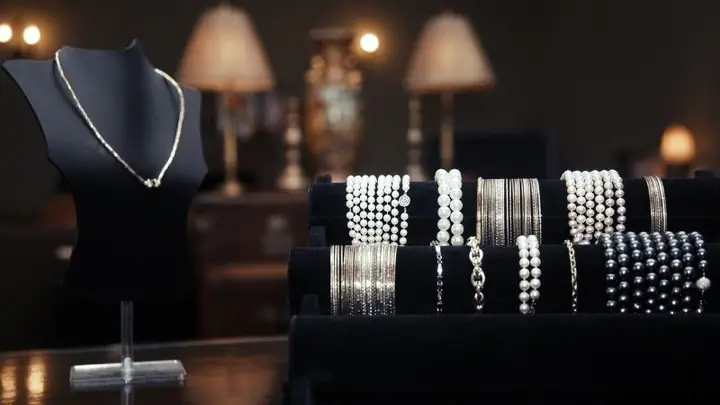 Gợi ý chọn quà 8/3 cho mẹ vợ ý nghĩa, thể hiện sự tinh tế