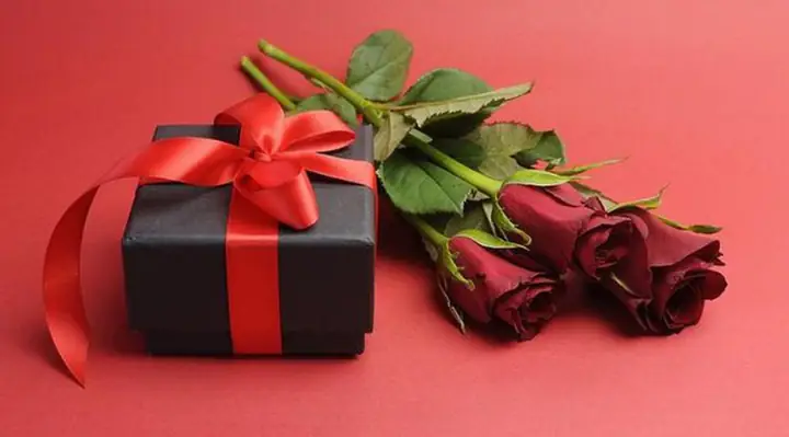 Quà 8/3 Cho Người Yêu Xa: Gợi Ý Tinh Tế Gắn Kết Tình Cảm Quà 8/3 Cho Người Yêu Xa: Gợi Ý Tinh Tế Gắn Kết Tình Cảm